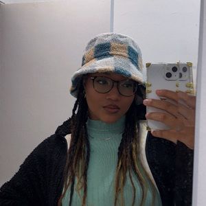 Meet your Posher, Ciecie